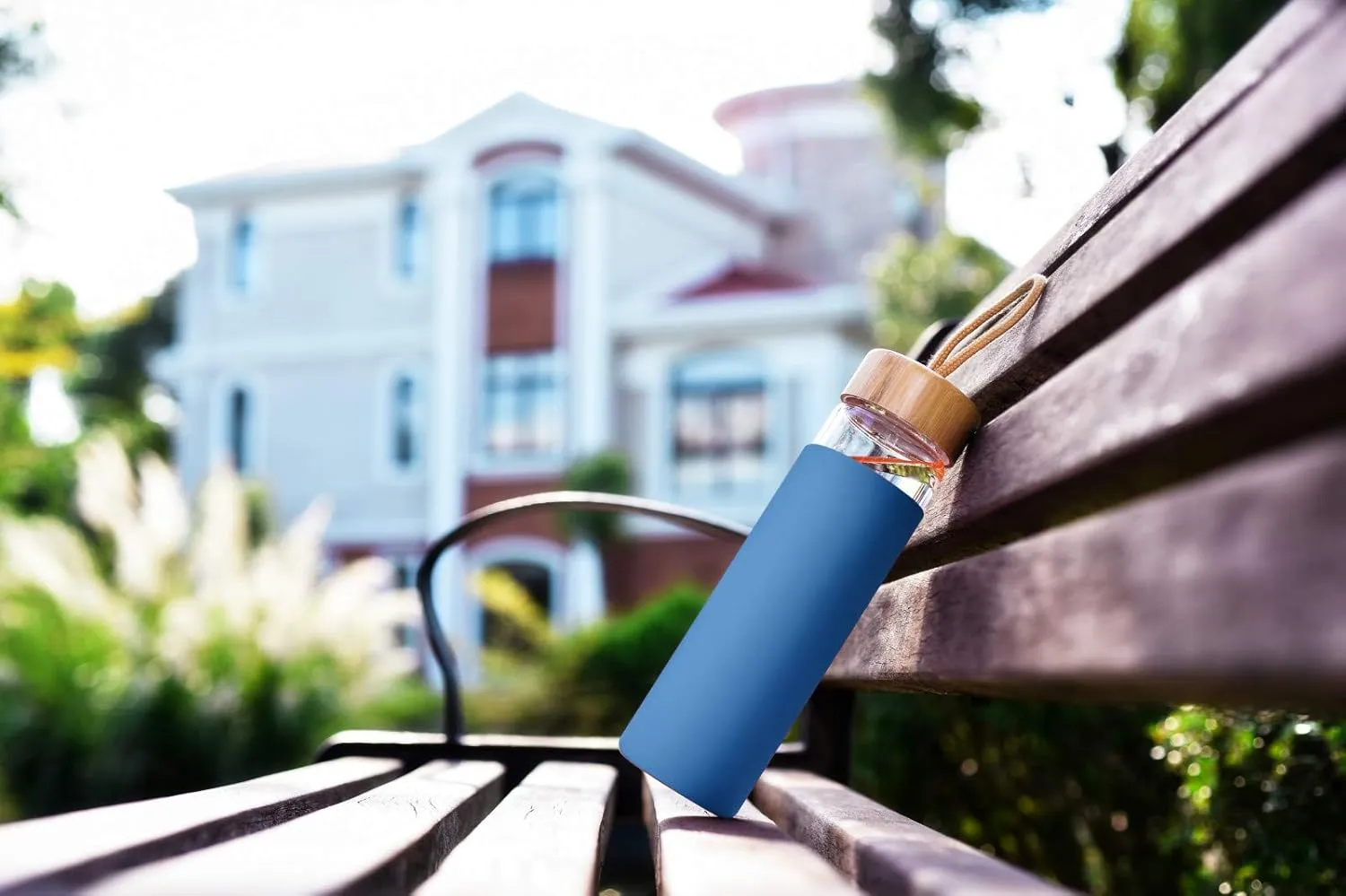 20 Oz Borosilicate Glass Water Bottle with Bamboo Lid and Silicone Sleeve – Reusable BPA Free Drinking Bottle with Lids - Cute Bottle for Women - Glass Shaker Bottle (Navy Blue)