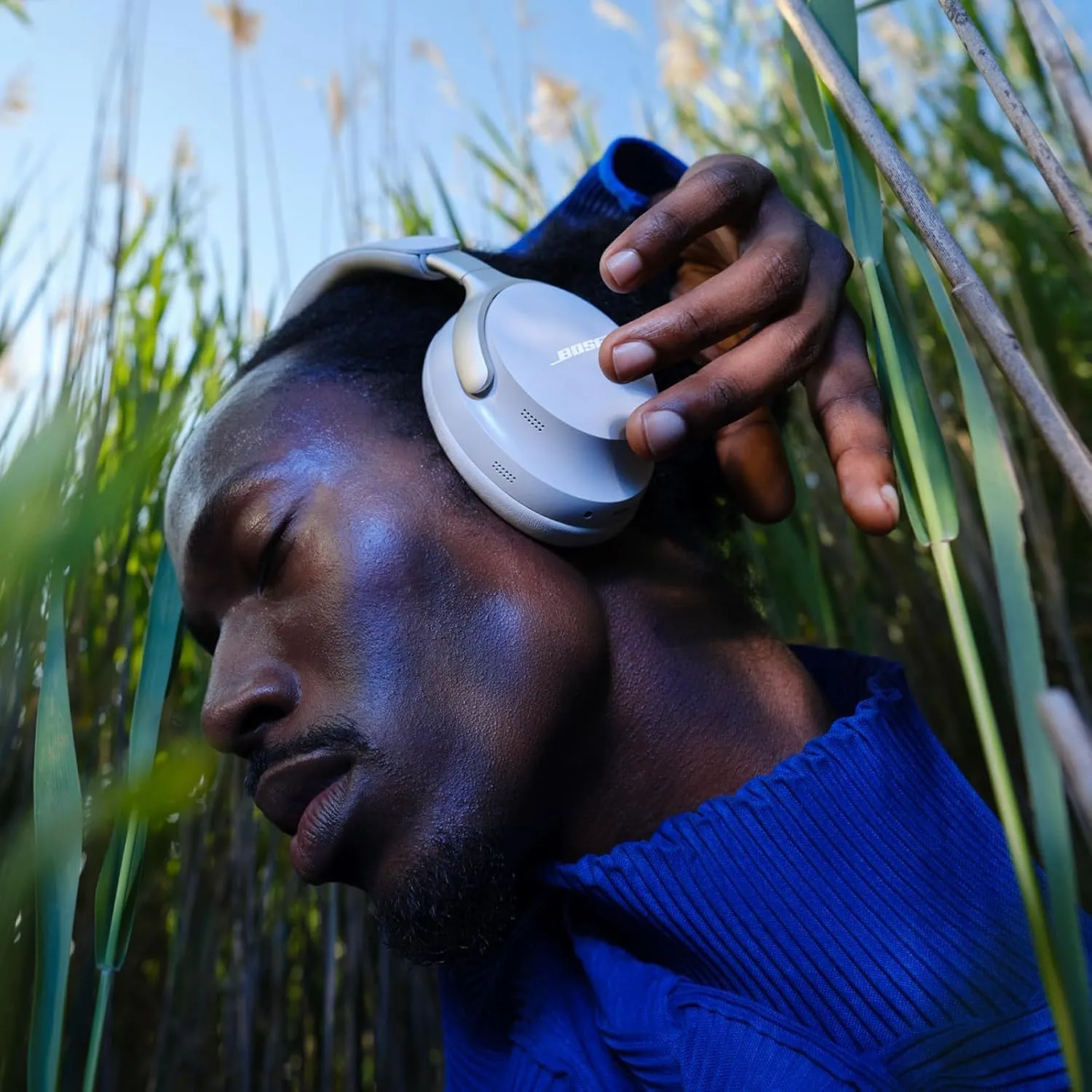 Bose QuietComfort Ultra Bluetooth Headphones, Wireless Headphones with Spatial Audio, Over Ear Noise Cancelling with Mic, Up to 24 Hours of Playtime, White Smoke