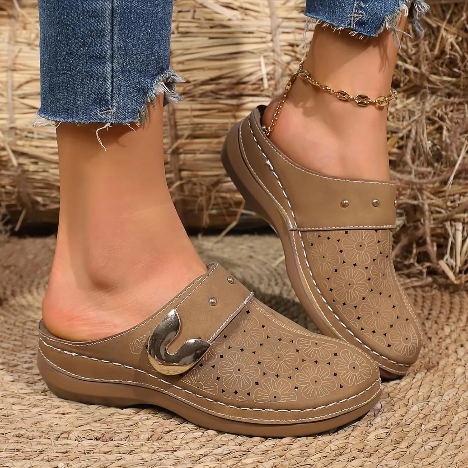 Clogs for Women Mules Comfortable Arch Support Closed Toe Low Wedge Slip On Sandals Summer Casual Walking Shoes