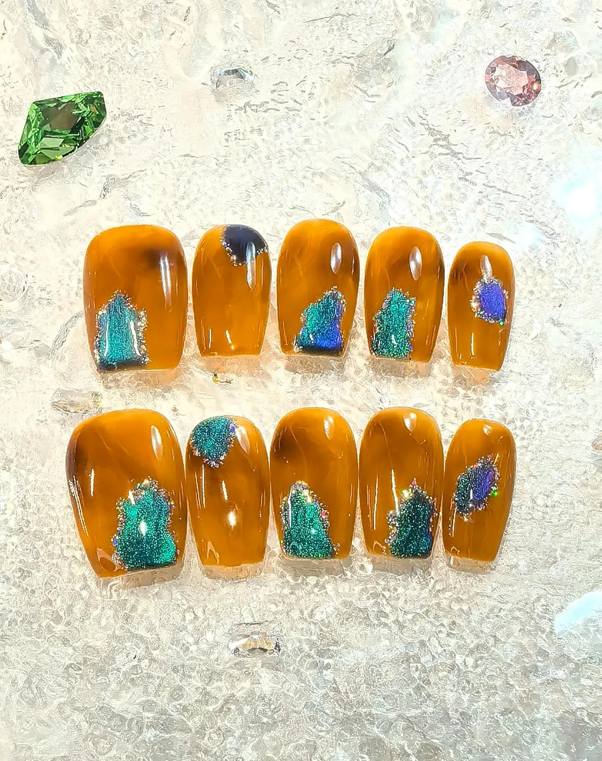 Cute Black Cat Press-On Nails, Short Squoval Artificial Nails, cat eye Design, 10 Pieces (Desert oasis, Medium hands)