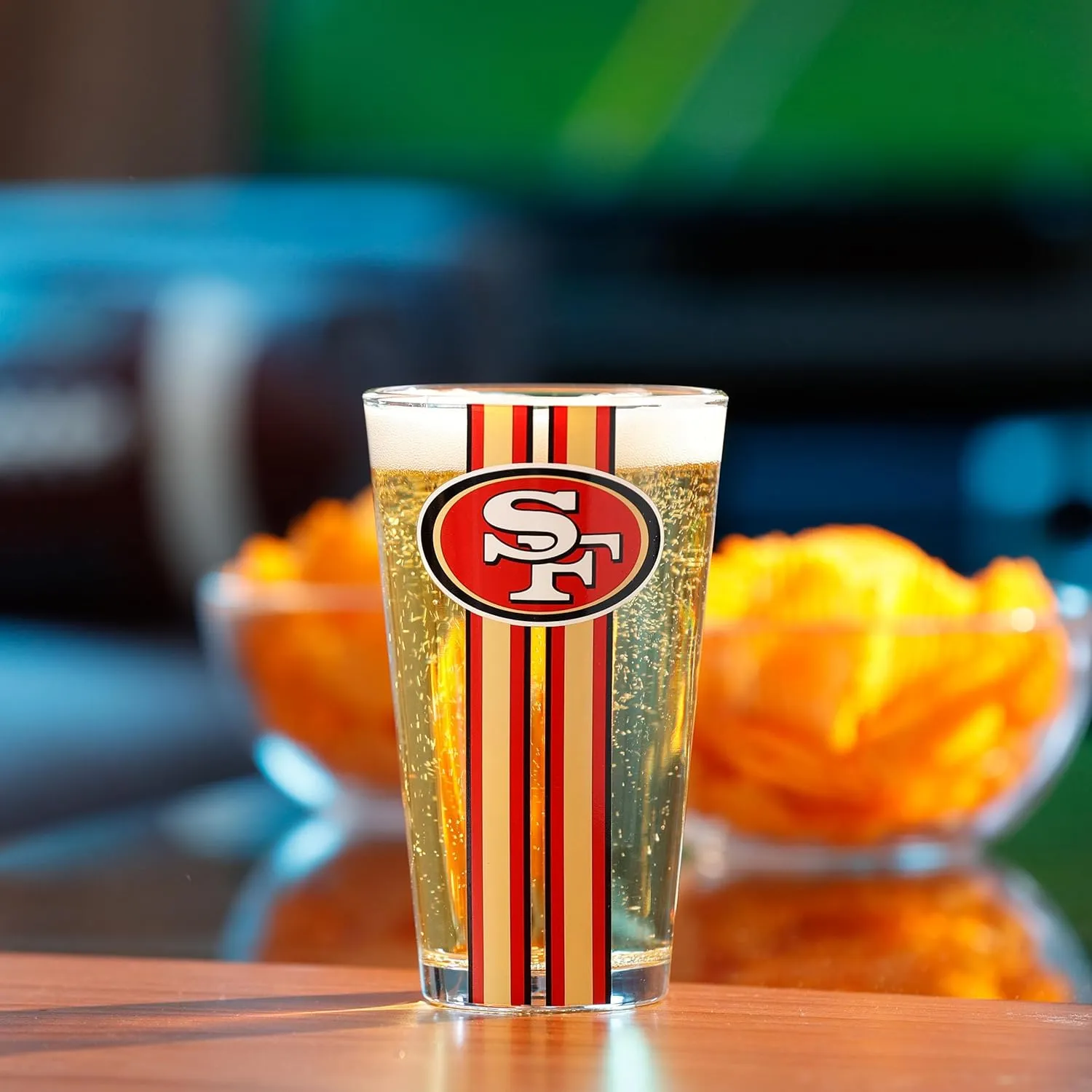 FOCO NFL unisex-adult NFL Team Logo Barware Drink 16oz Pint Glass