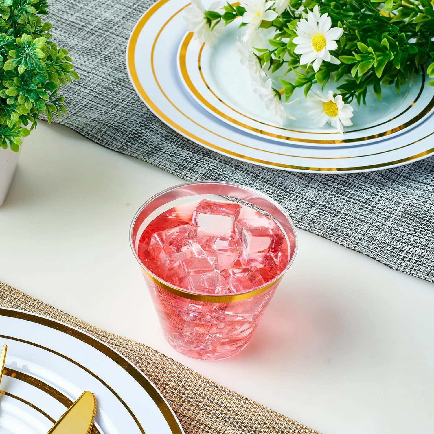 JOLLY CHEF 100 Pack Gold Plastic Cups, 9 oz Clear Plastic Tumblers, Elegant Gold Rimmed Cups, Disposable Glasses Perfect for Wedding, Thanksgiving Day, Christmas Party