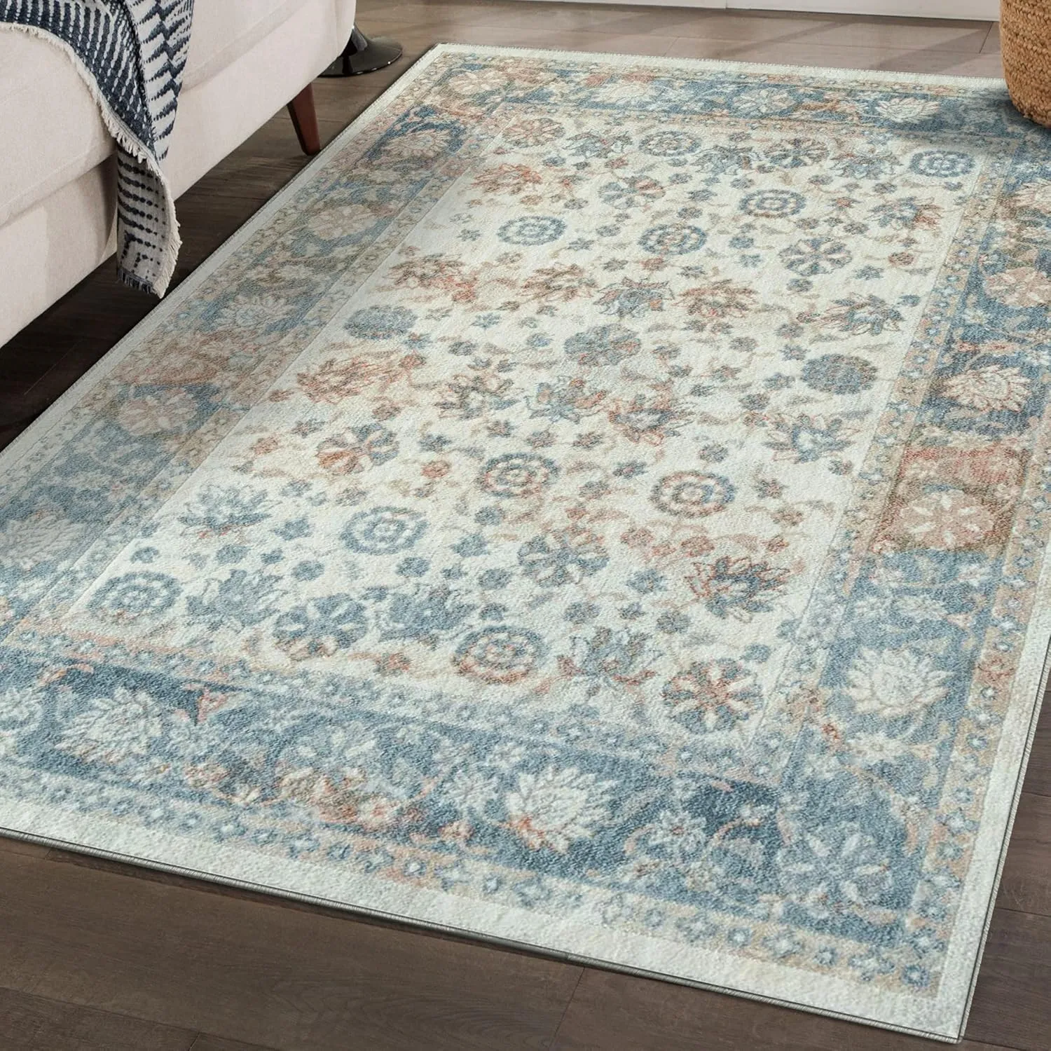 LUXE WEAVERS Patricia Collection 125 Ivory 8x10 Oriental Floral Area Rug