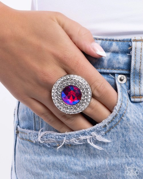 Paparazzi Ring ~ Bedazzled Babe - Pink