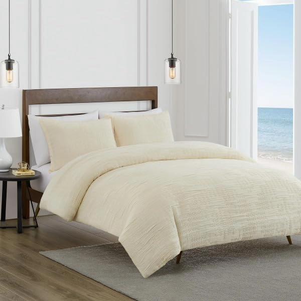 PENDLETON 26462 Nova Medallion Cream King Size Quilt, Breathable Cotton Solid White Bedding Cover Blanket with Matching Pillowcases for Bedrooms Rustic and Modern Home Decor, King, Ivory