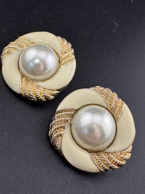 Vintage oversized Gold tone nude m  cream enamel and faux pearl domed pierced stud earrings 1980s 1990s statement