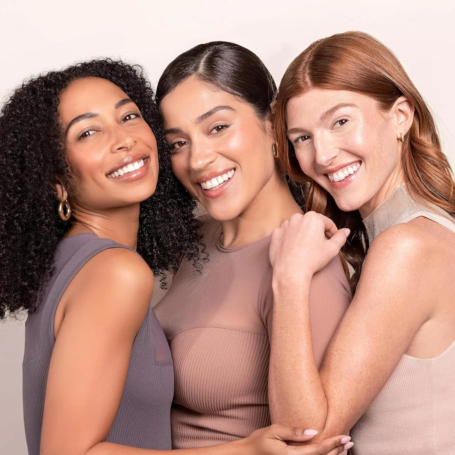Wander Beauty Nude Illusion Liquid Foundation - Fair Light - Medium to Full Coverage Foundation - Natural Makeup with Vitamin E & Macadamia - Nude Skin Finish Blurs & Conceals - 1.01 fl oz